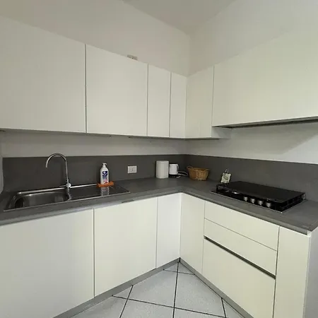 شقة E Spazioso Con 3 Camere, 3 Bagni E Terrazzo