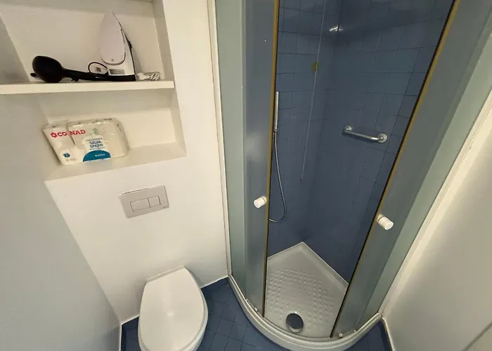 E Spazioso Con 3 Camere, 3 Bagni E Terrazzo