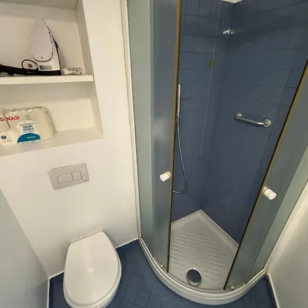 E Spazioso Con 3 Camere, 3 Bagni E Terrazzo